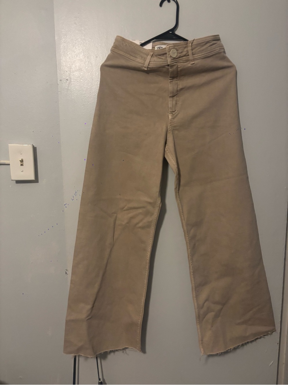 Zara Wide-Leg Jeans in Beige